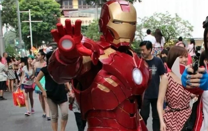 cosplay - robos de led - transformers - homem de ferro -cybertron cosplay (10)_edited.jpg