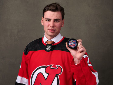 Simon Nemec fait ses débuts dans la LNH