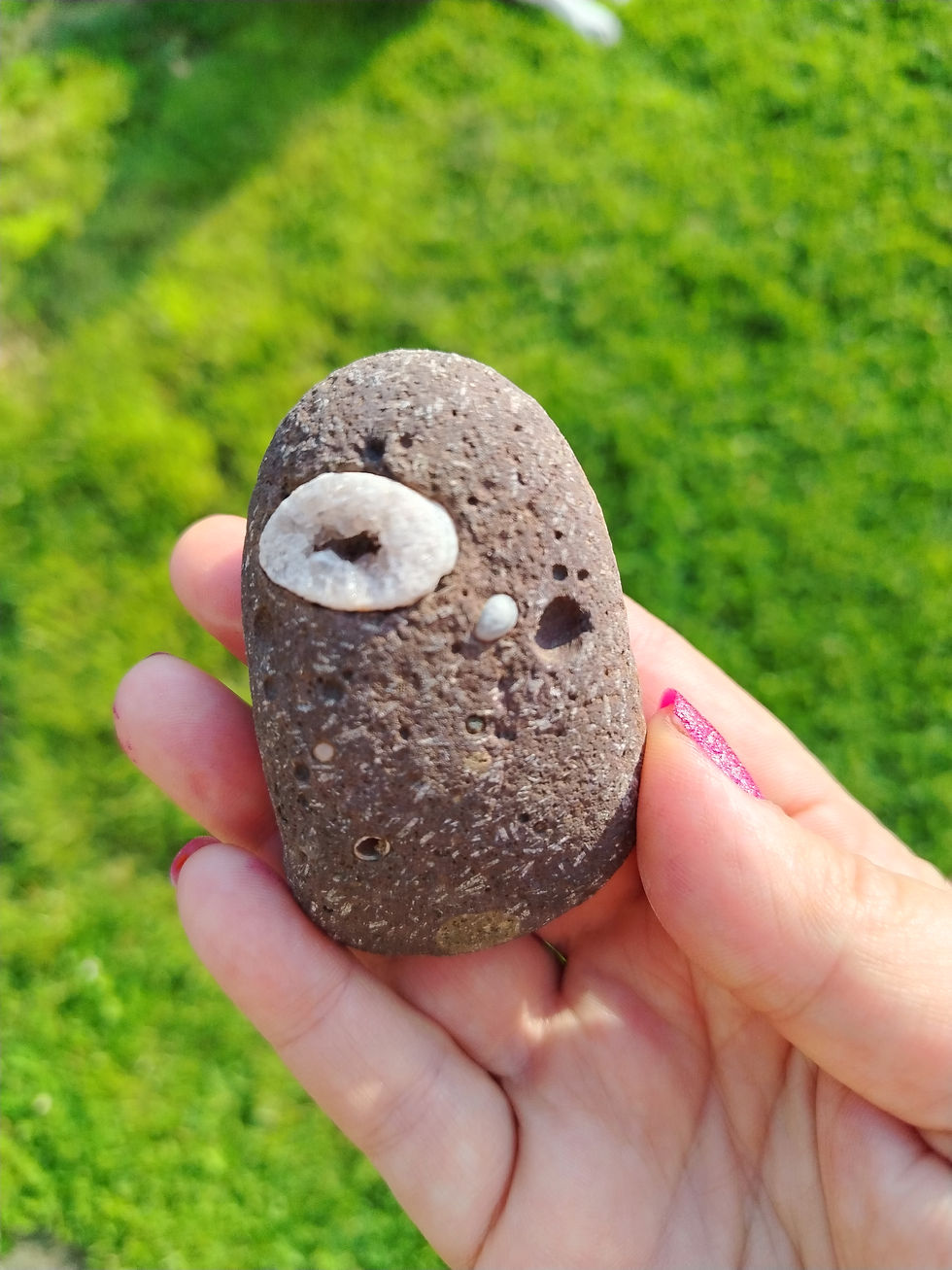 Miniatura: Scottish Smoky Quartz Geode Nodule in Vesicular and Porphyritic Basalt