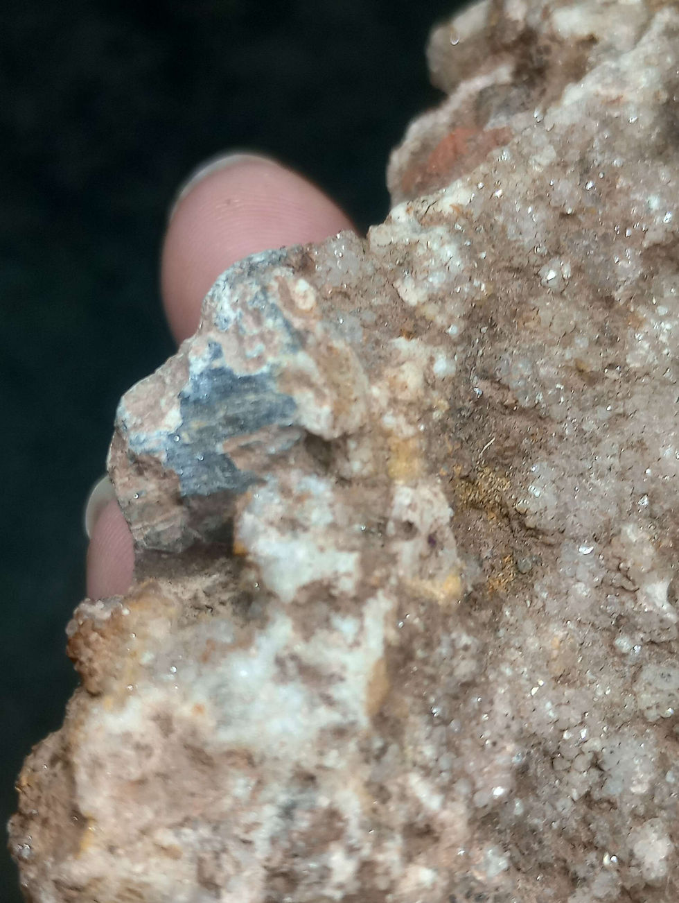 Miniatura: Sparkling hematite in deep wine/purple with the glitter of a quartz druzy underneath.