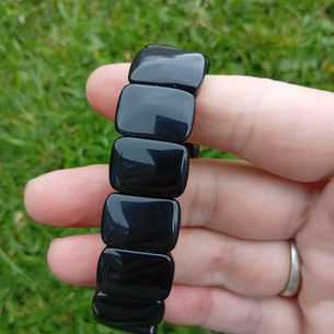 How to Choose and Care for Natural Obsidian Jewellery