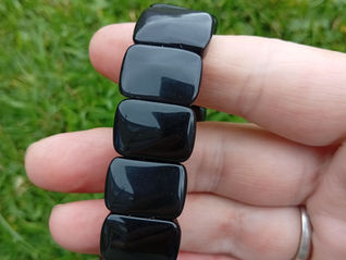 How to Choose and Care for Natural Obsidian Jewellery