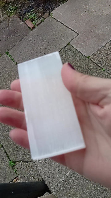 Miniatura: Selenite Crystal Charging Plate: For Crystal Healing and Neutralizing