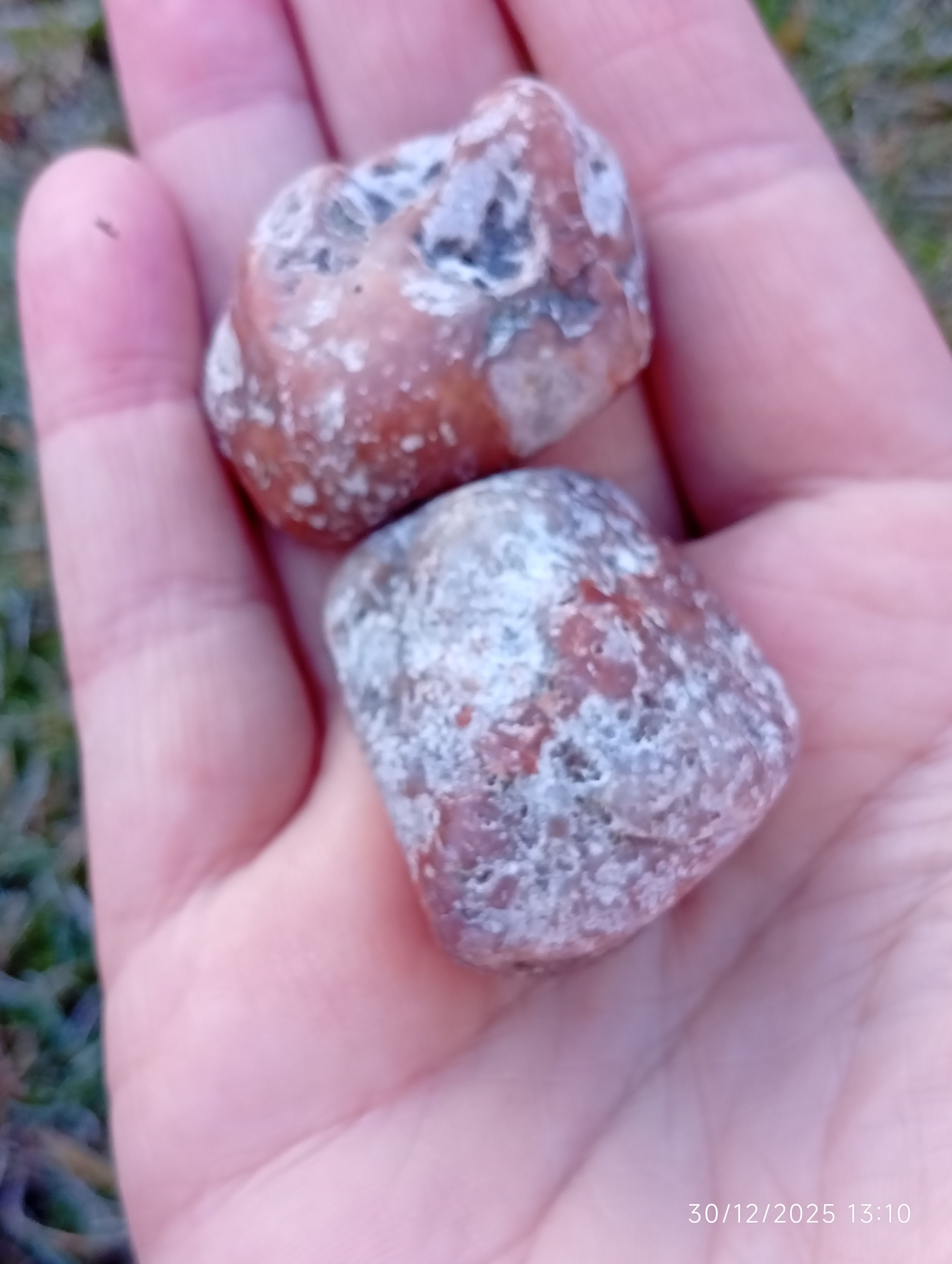 peach to orange coloured chalcedony crystals