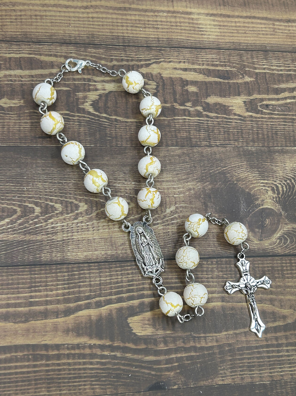 Thumbnail: White and Gold Crackled Chaplet