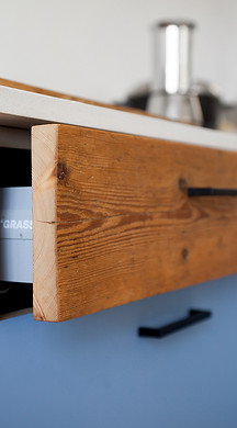 תקריב מגירה.jpg