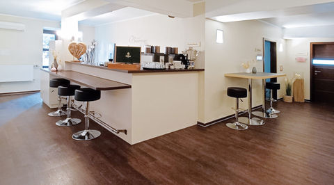 Kaffeespezialitäten, große Teeauswahl, Erfrischungsgetränke und appetitliche Snacks im Seminar Zentrum Gut Keuchhof in Köln