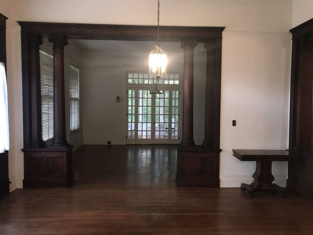 1903 Barber Designed Mansion With Ornate Woodwork & Staircase