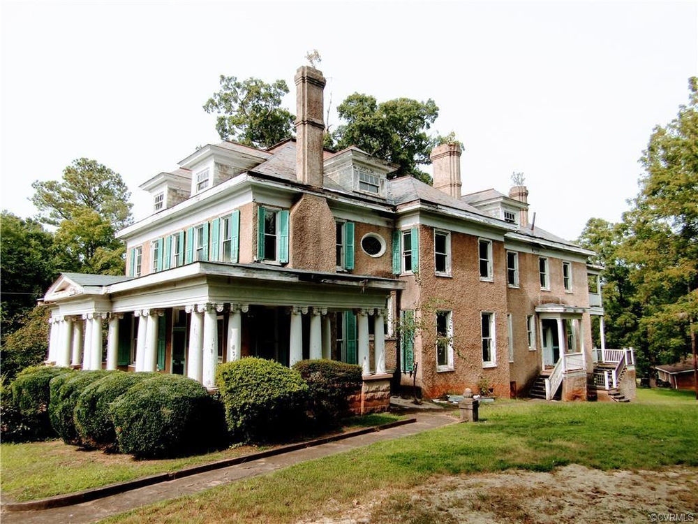 Virginia 1912 Boswell Mansion With 5,400 Sq Feet & Custom Curved