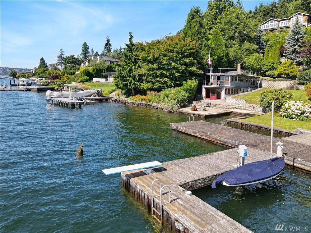 Mercer Island "Boat" Featuring TitanticLike Interior & Mountain and
