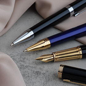 新品Parker 5TH ブラックペン 専用ケース付き万年筆 新品Parker 5TH ブラックペン 専用ケース付き万年筆 パーカー