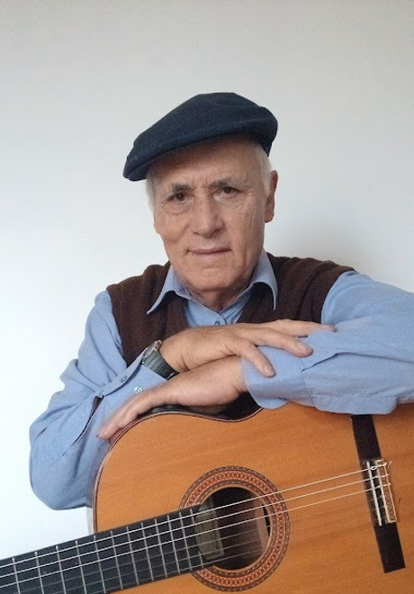 MG com guitarrs 2.jpg