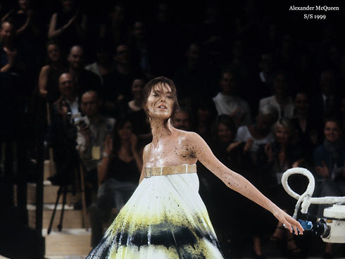 ALEXANDER-MCQUEEN-SPRING-1999-RTW-DETAIL-35-SHALOM-HARLOW_edited.jpg