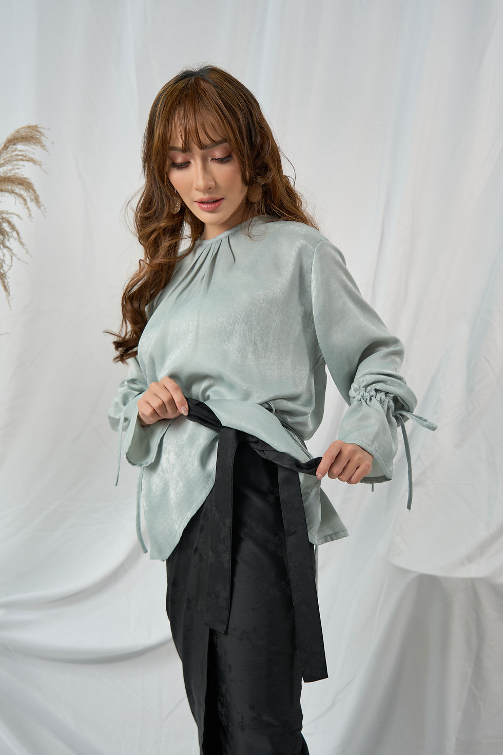 Charm Skirt in Black