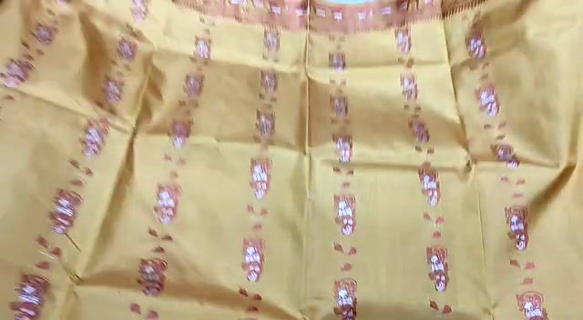 थंबनेल: Bishnupuri Silk Saree with Minakari Baluchori work