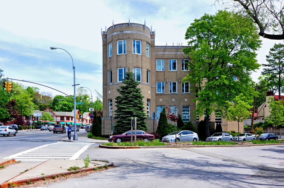View from Northern Boulevard Alameda Street 