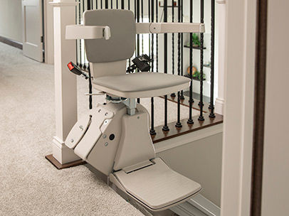 stair-lift-bruno-elan-top-of-stairs-406-
