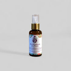 rosacea, acne, eritema, piel reactiva, piel roja, Loción Tratamiento Pieles Sensibles - Sensitive Line 🌸💧

Calma, Repara y Protege la Piel Sensible e Irritada

Esta delicada Loción Tratamiento Pieles Sensibles ha sido formulada especialmente para quienes sufren de enrojecimiento, inflamación o edemas en la piel. Utiliza ingredientes naturales de alta calidad como el hidrolato de rosa damascena, extractos botánicos puros y aceites esenciales terapéuticos que calman, equilibran y restauran la piel sensible. Ideal para pieles afectadas por condiciones como la rosácea, dermatitis o sensibilidades extremas, esta loción es un tratamiento esencial para devolverle a tu piel su equilibrio natural.