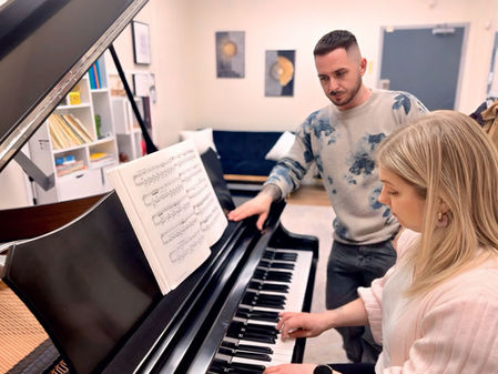 Advanced piano lessons in Vancouver