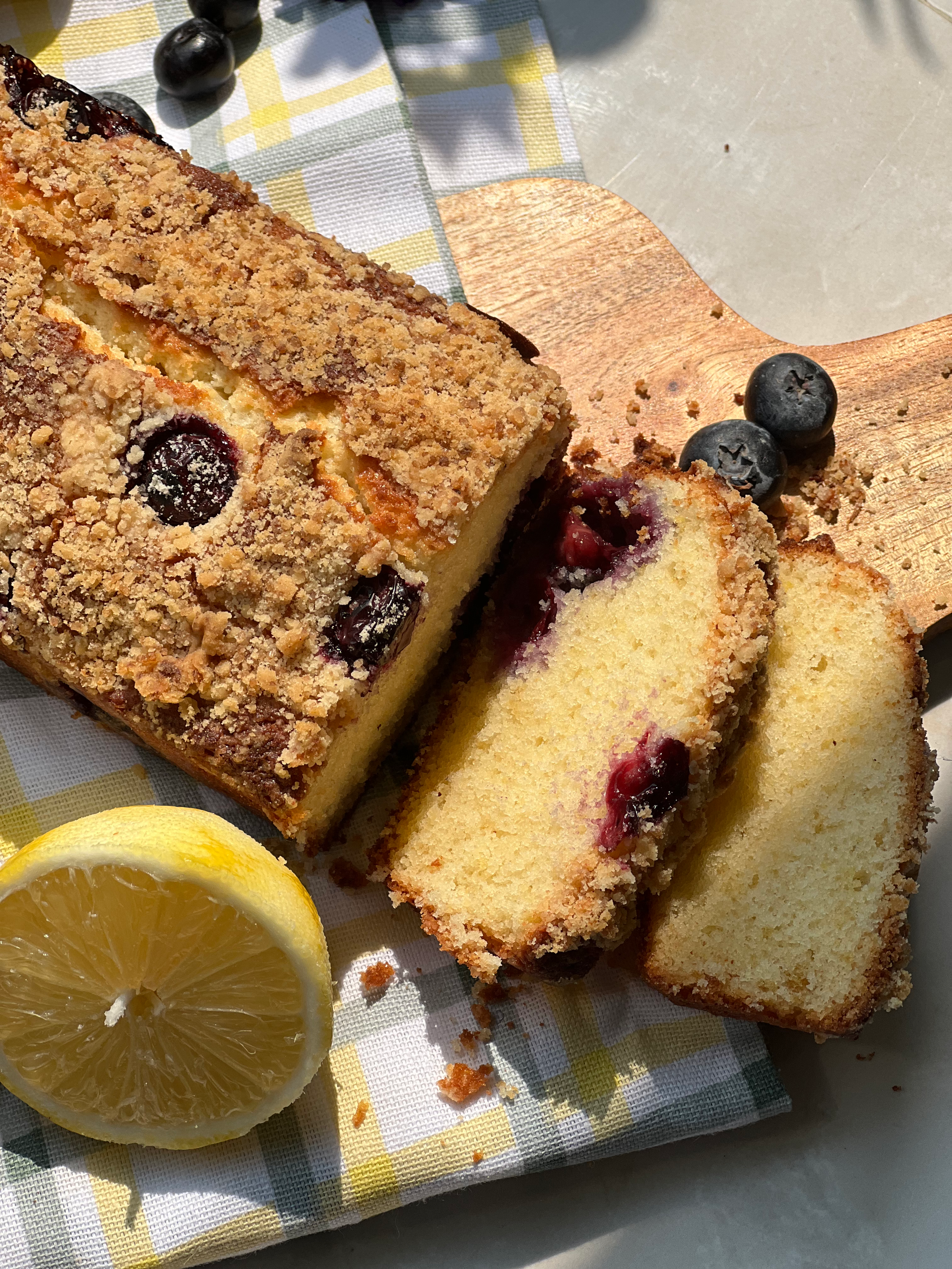 Lemon Blueberry crumble cake