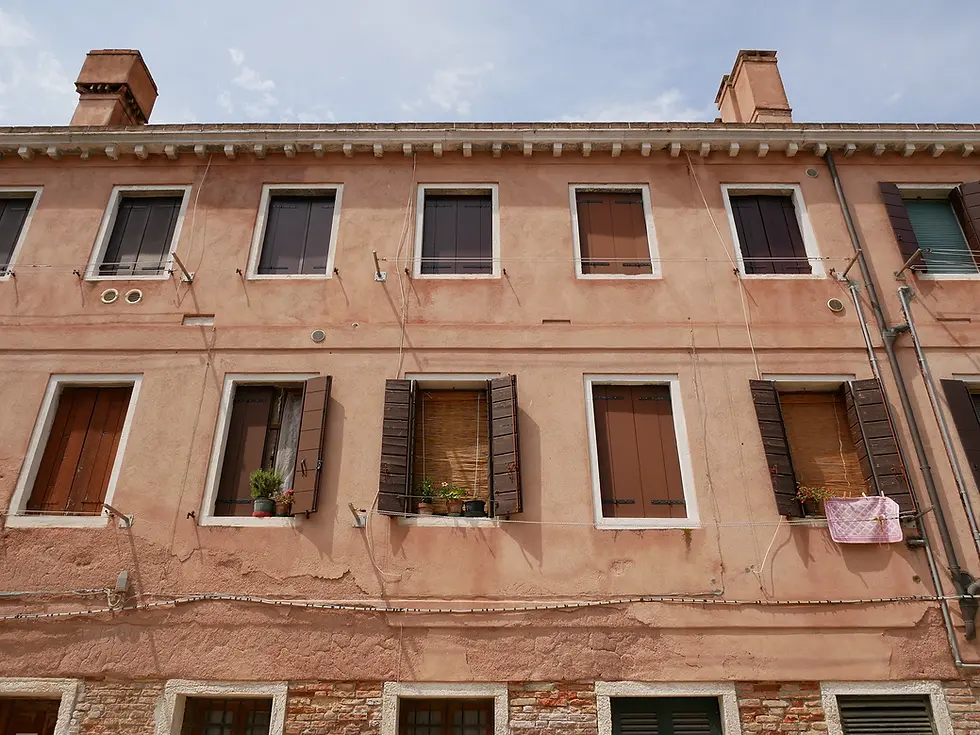 Venise, Venice, Italy, Italie, Italia - bâtisse rose à fenêtres