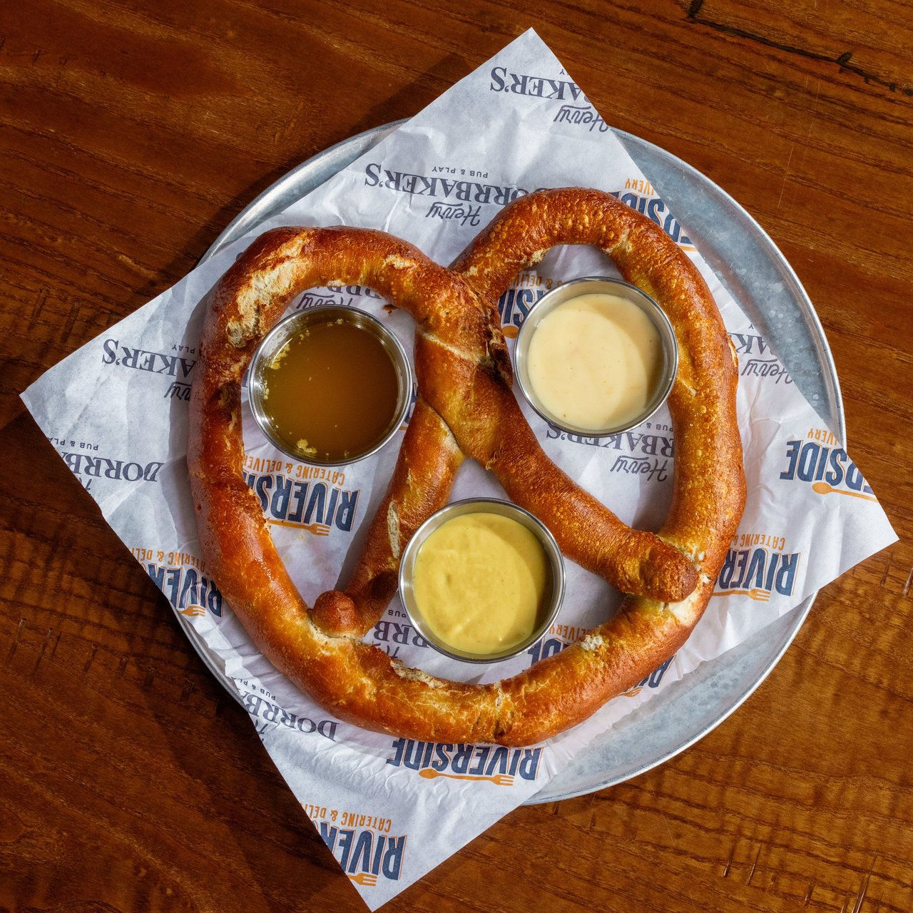 soft pretzel with dips