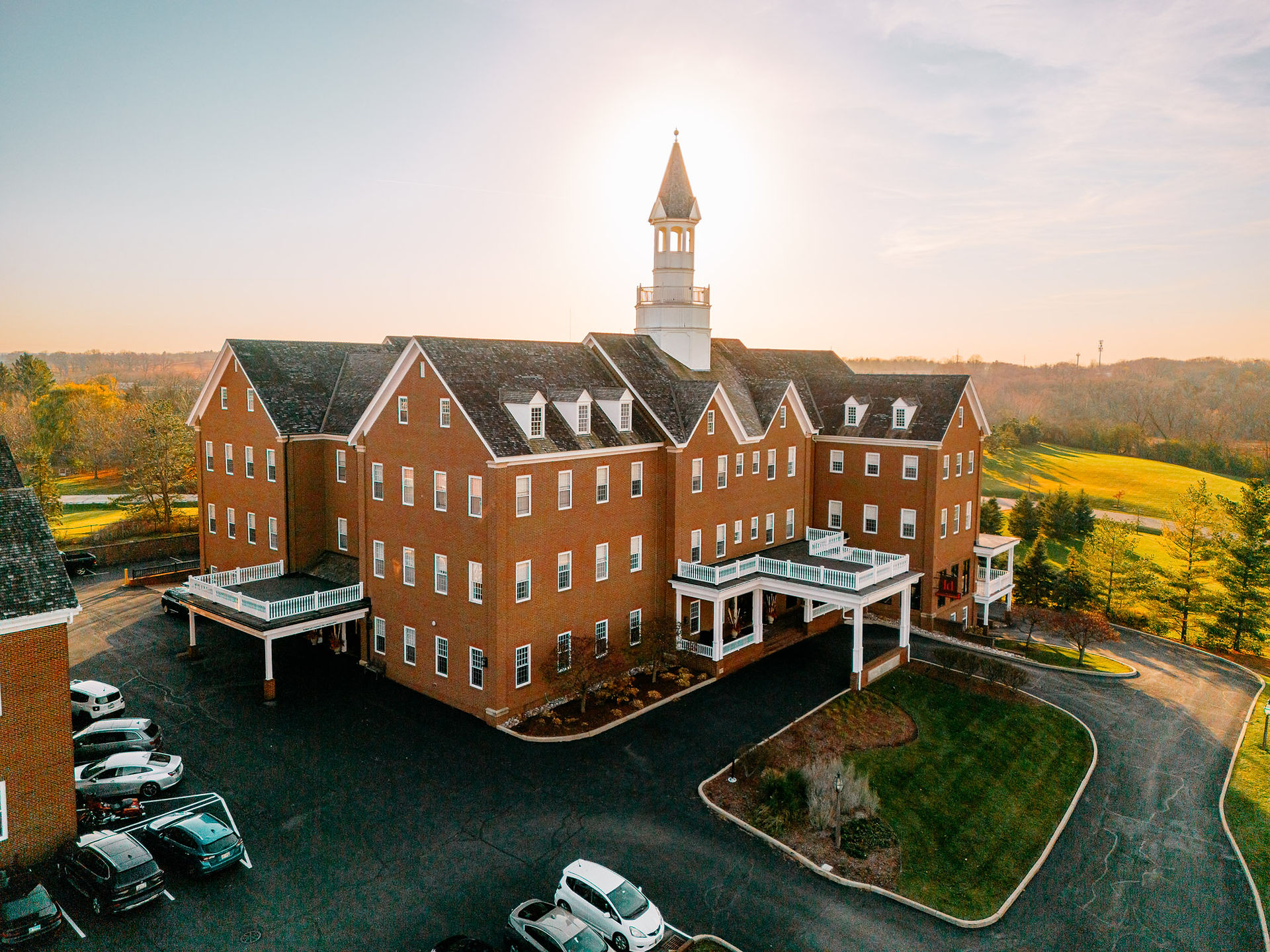 Delafield Hotel