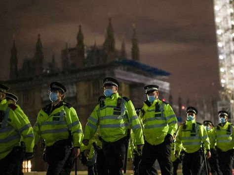 Policing bill: Plan to crack down on protests passes first Commons hurdle