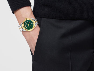 A SHIMMERING DIWALI WITH THE RADIANT GRECA Flourish Timepiece