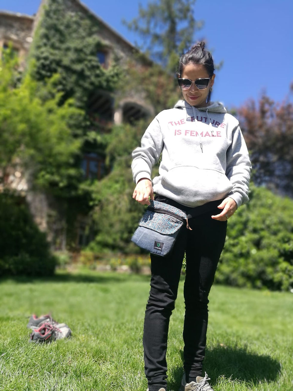 Carlota Olcina, riñonera sostenible Cuc de Poma