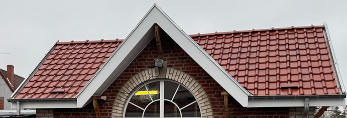 APRES reprise totale de la charpente, maçonnerie et couverture d'une bâtisse