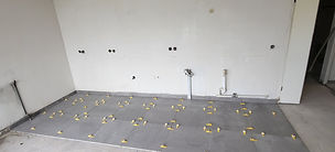 Pose de carrelage dans une maison, rénovation d'intérieur