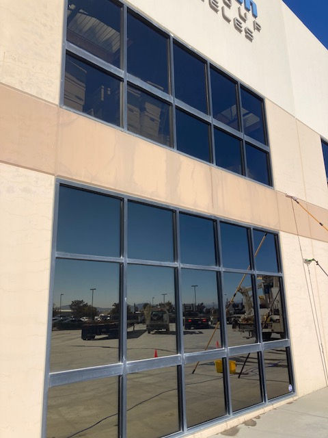 Window Cleaning for Fontana Warehouses & Distribution Centers: What Facility Managers Need to Know