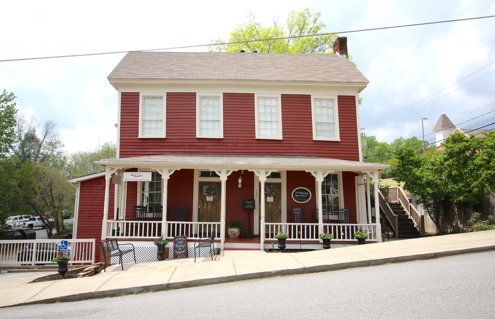 The Dahlonega Square Hotel & Villas/ DSH Transportation