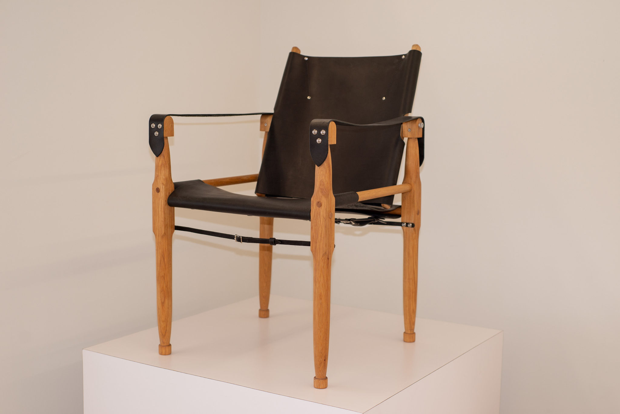 Kruger Campaign Chair standard size in black