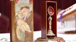 Comunidad San Antonio de Padua recibe con alegría la Reliquia de su Santo Patrono