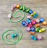 Jeu d'exercice à enfiler