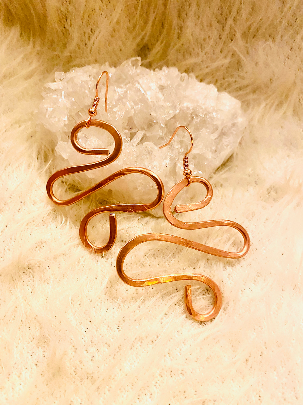 Thumbnail: Hammered Copper Swirl Earrings 