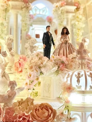 زوجان من أندونيسيا صاحبا أطول كعكة زفاف في العالم