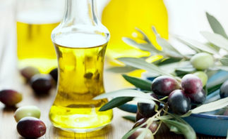 عالجي شعرك التالف بماسك زيت الزيتون