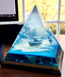 Ship Pyramid Lamp