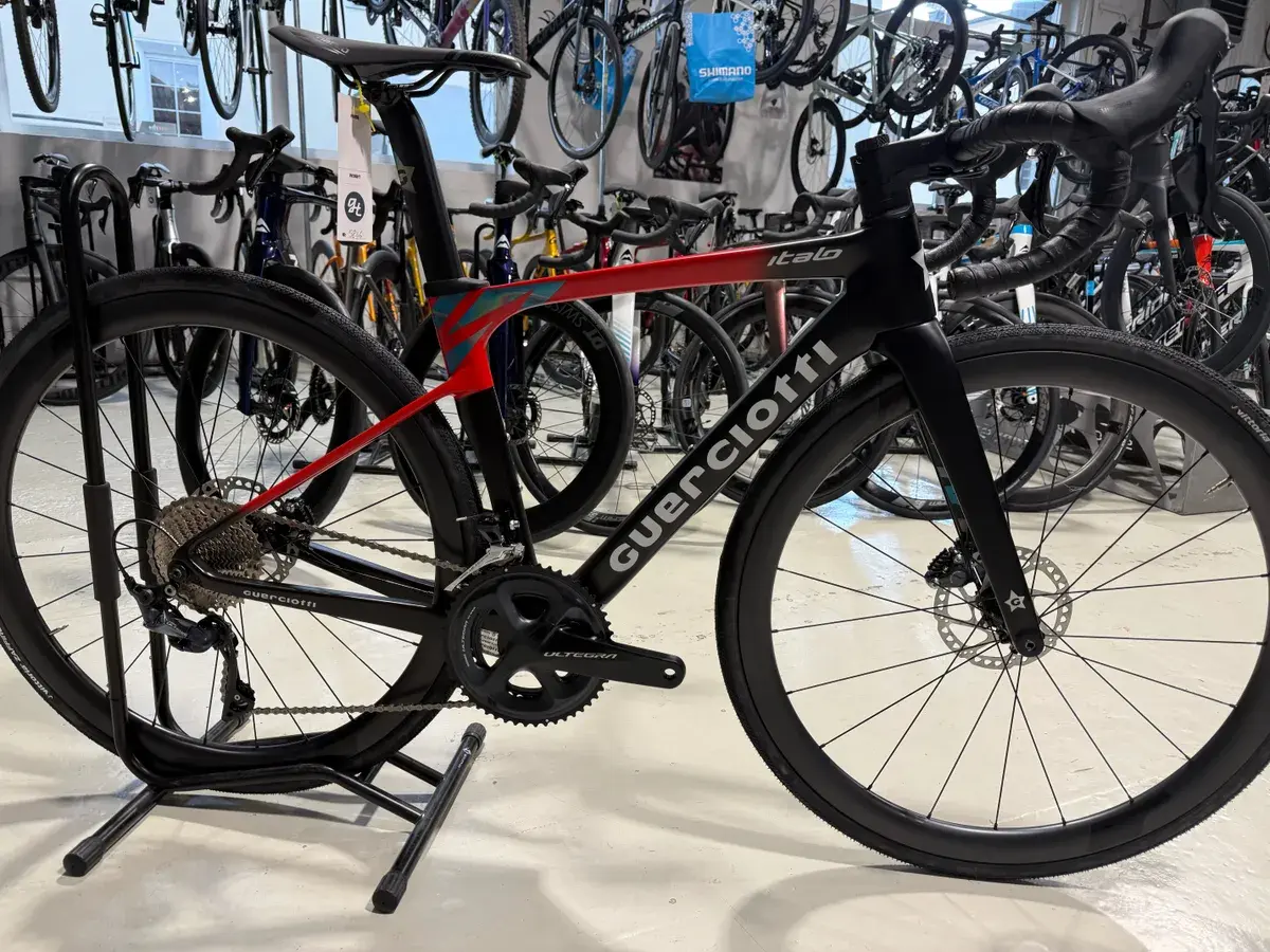 Rennrad Guerciotti Italo Carbon | Shimano Ultegra | Laufradsatz Carbon