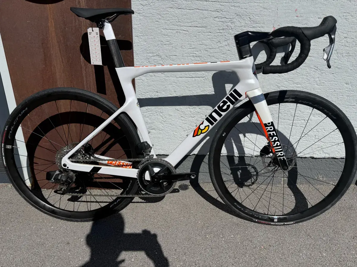 Rennrad Cinelli Pressure | Sram Rival AXS | Medium