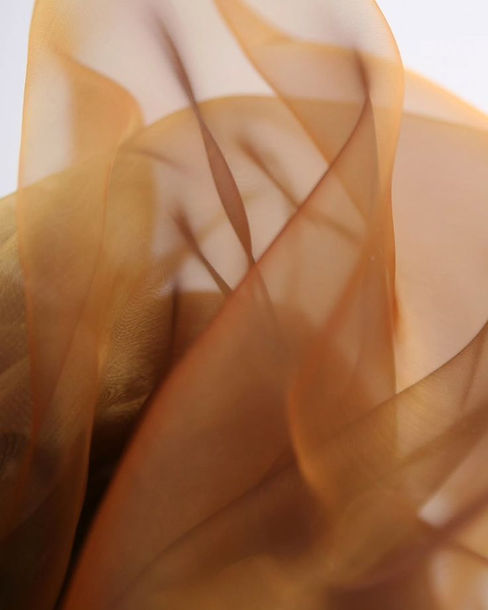 Roodt Hydra Veil Skin & Strand Mist__A refreshing B3, and Hyaluronic -infused hydration mi