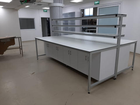 שולחן מעבדה