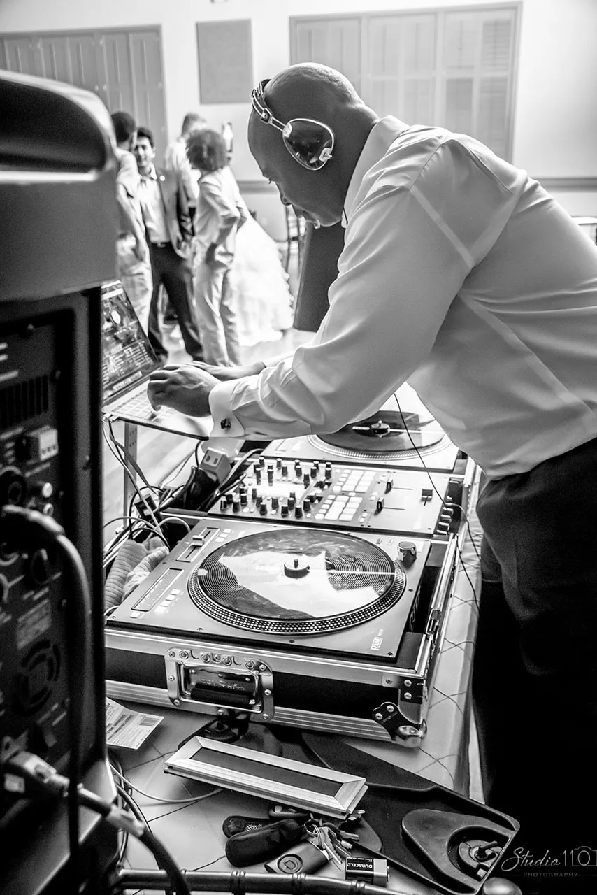 SMOOTH MOVES DJs Photo Gallery 11.webp