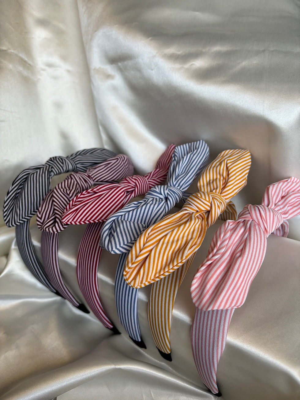 Thumbnail: Knot head band 