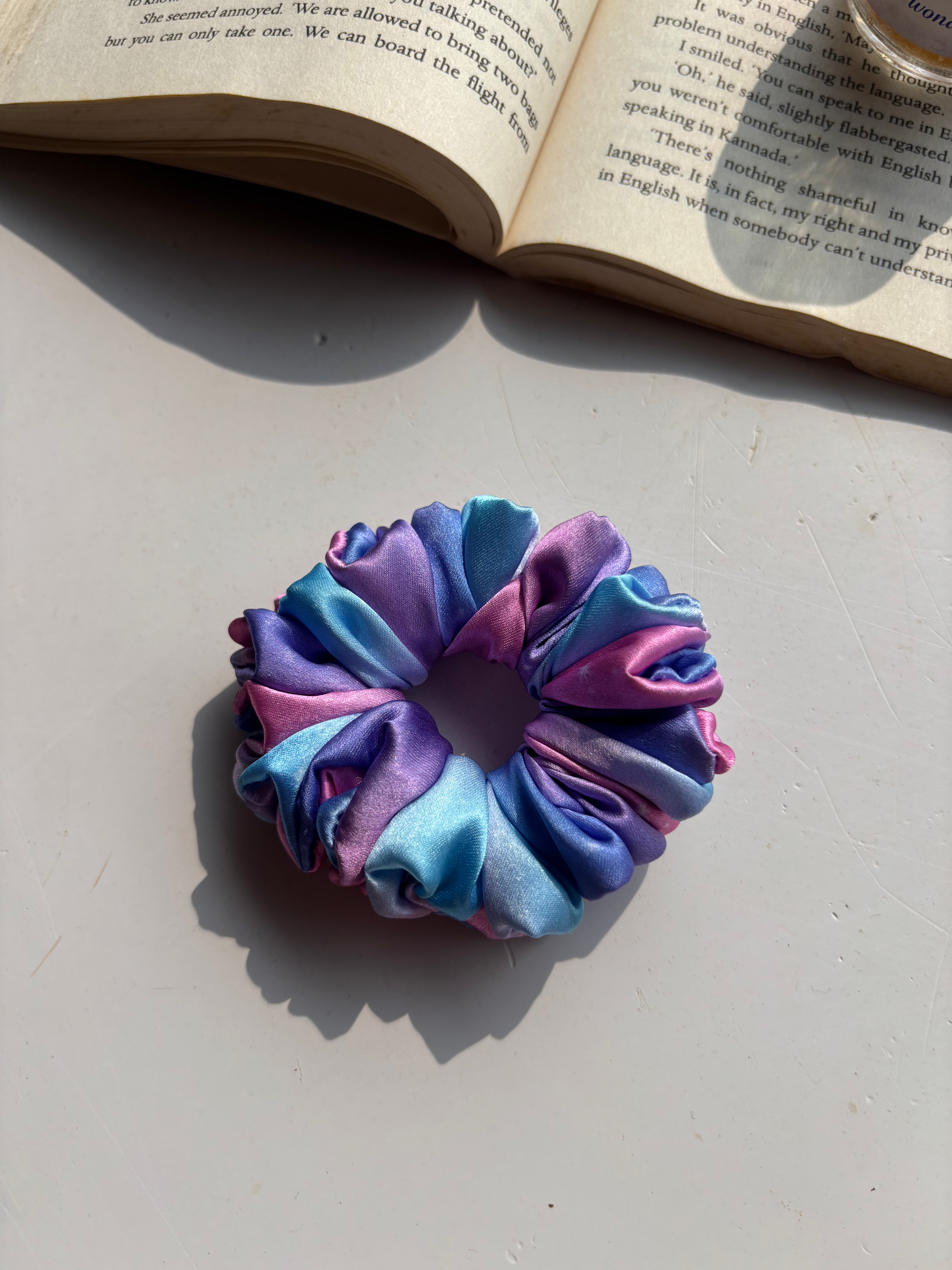 Sky Vein Marble | Mini satin scrunchies