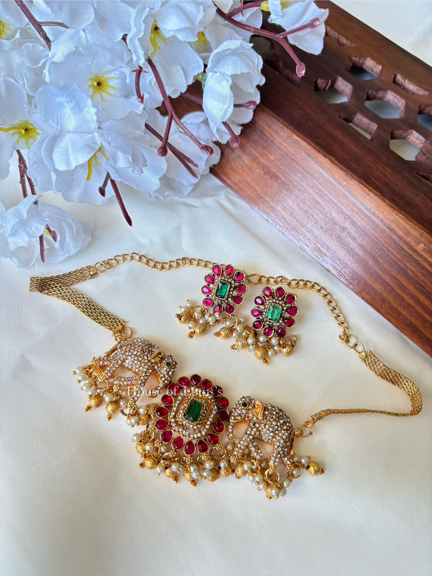 Elephant design choker