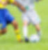 サッカーをする子供